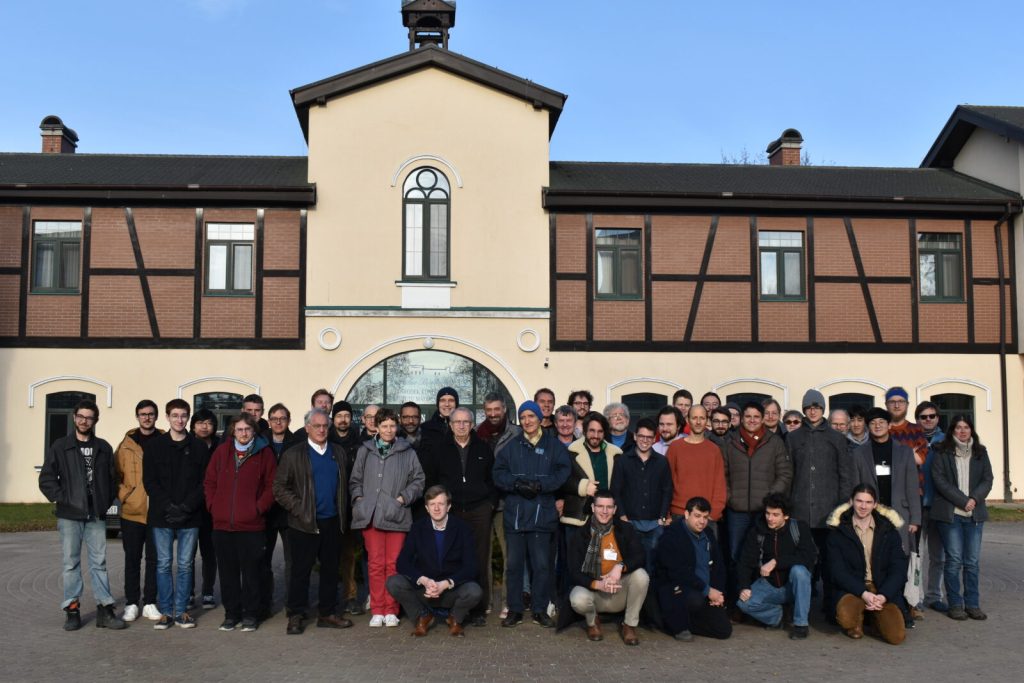 Zdjęcie grupowe uczestników konferencji.